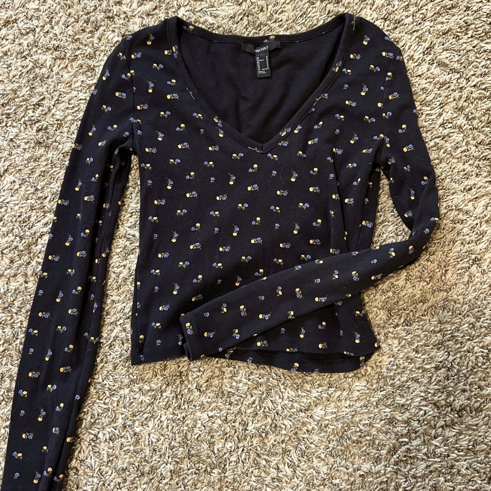 Cute black floral long sleeve crop top